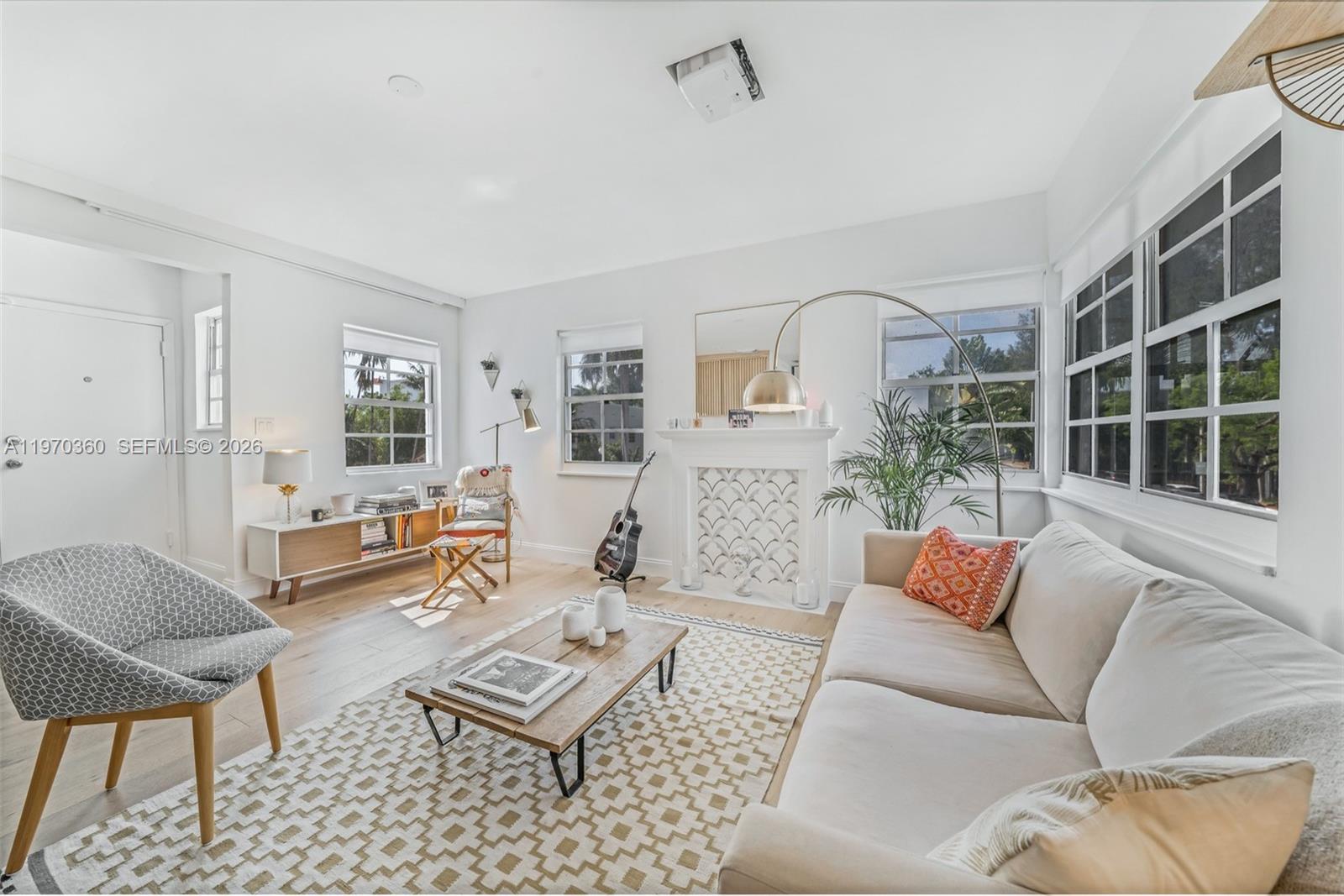 ALOHA CONDO - Residential Lease