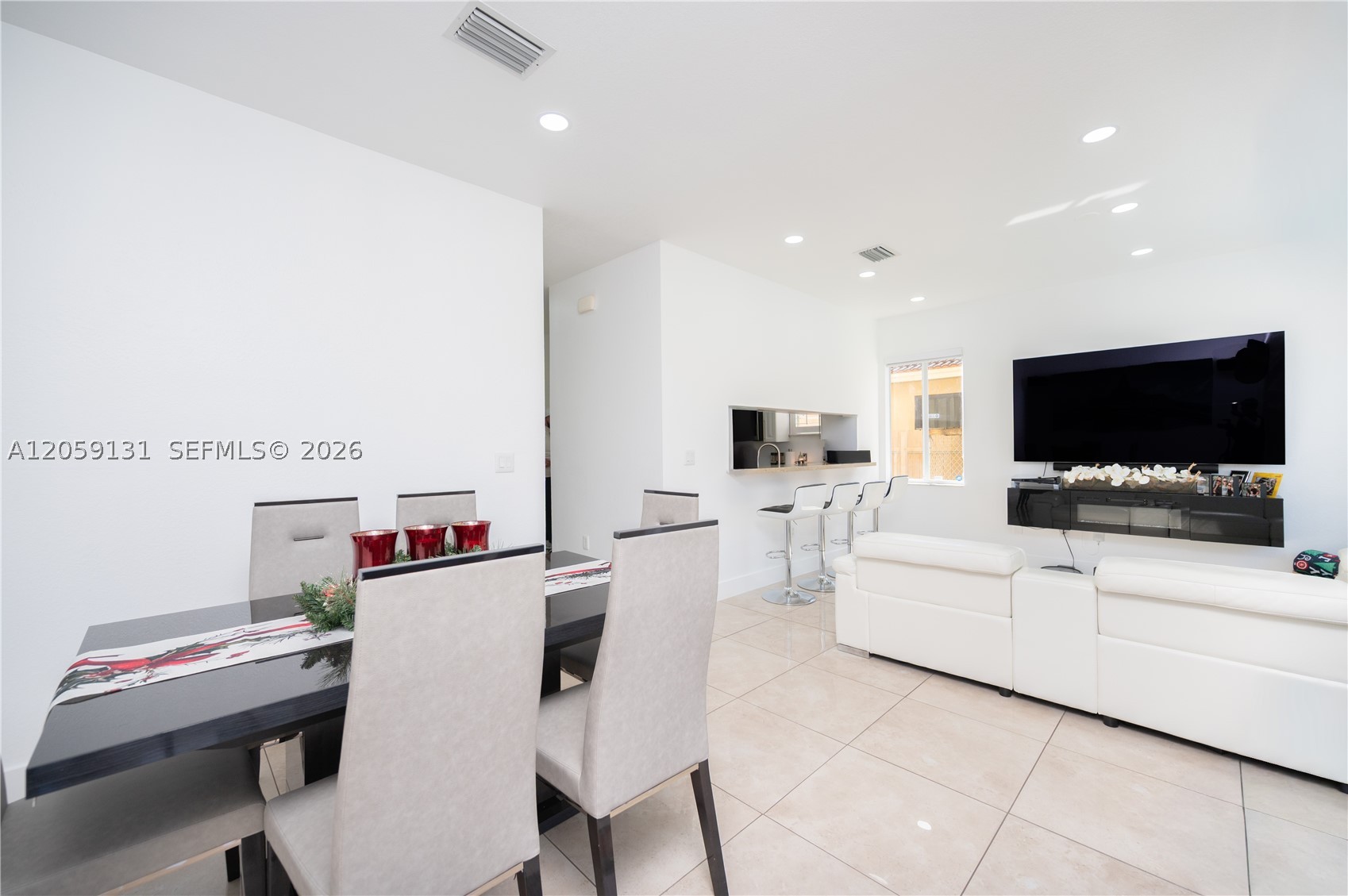 VILLAS AT THE RENAISSANCE - Residential
