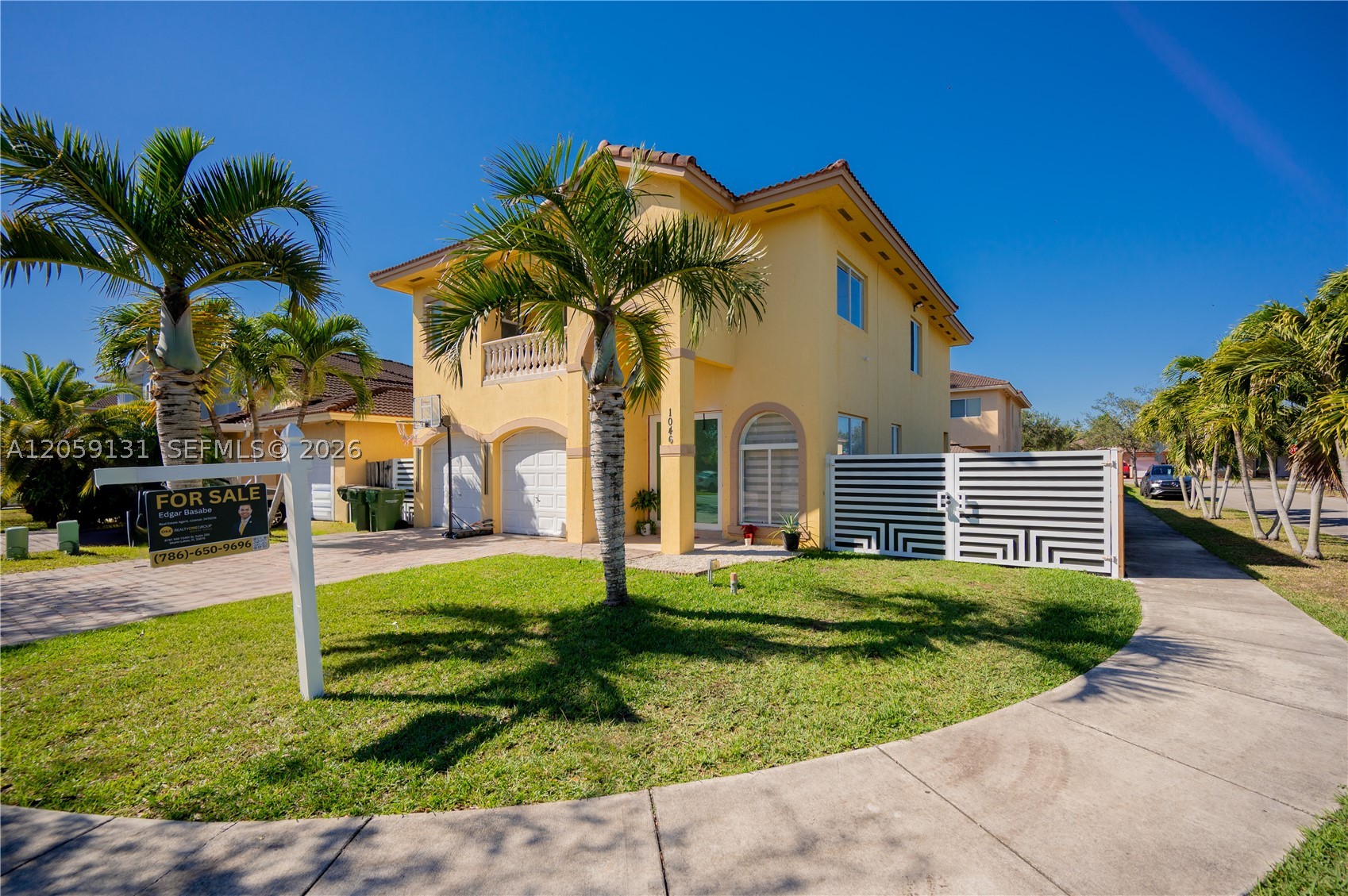 VILLAS AT THE RENAISSANCE - Residential