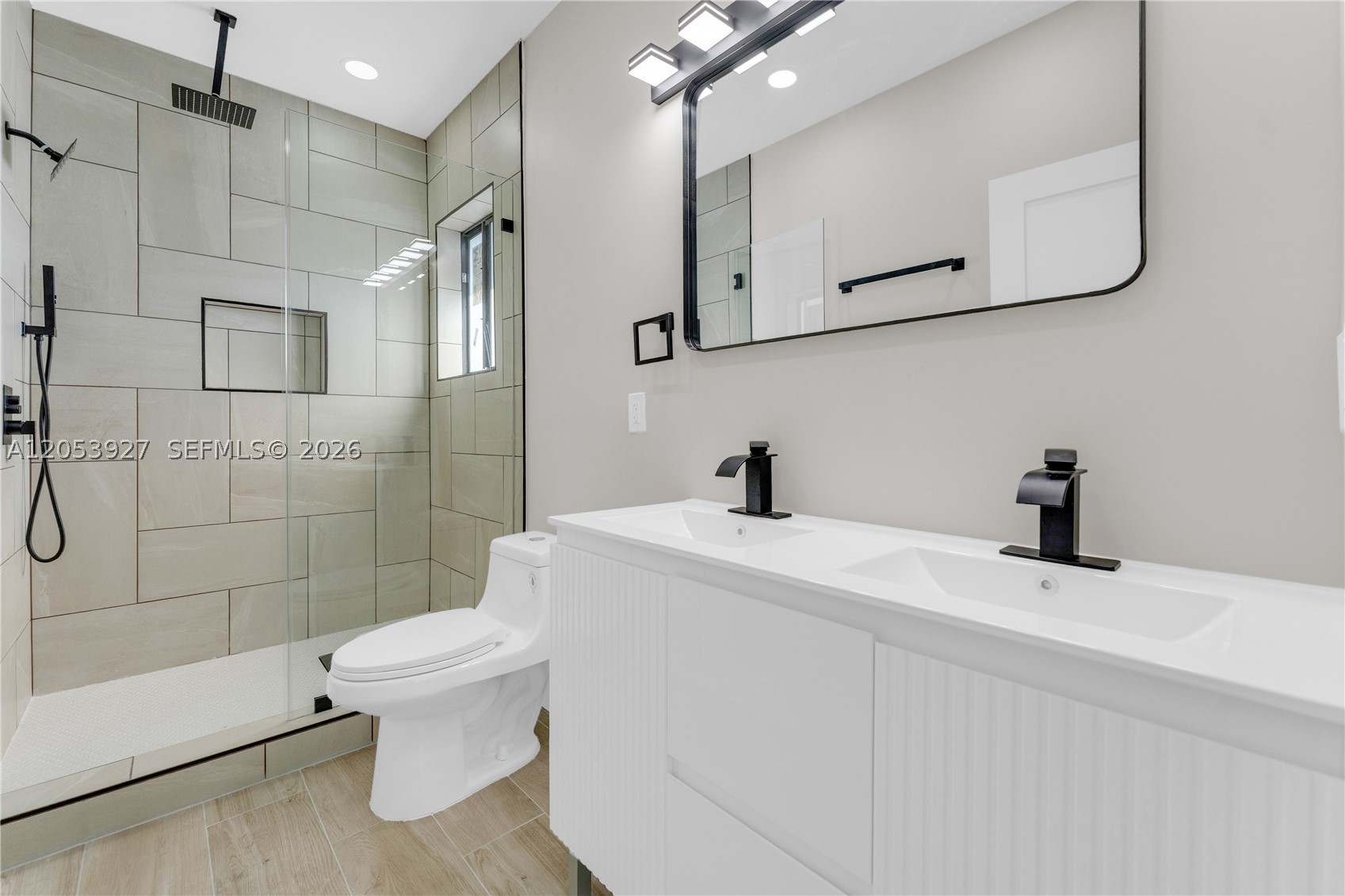 17TH AVE MANOR - Residential Lease