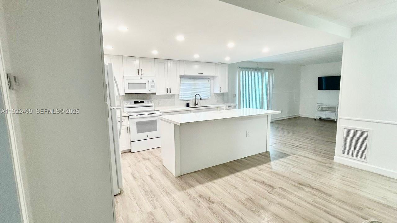JOHNSON BEACH - Residential