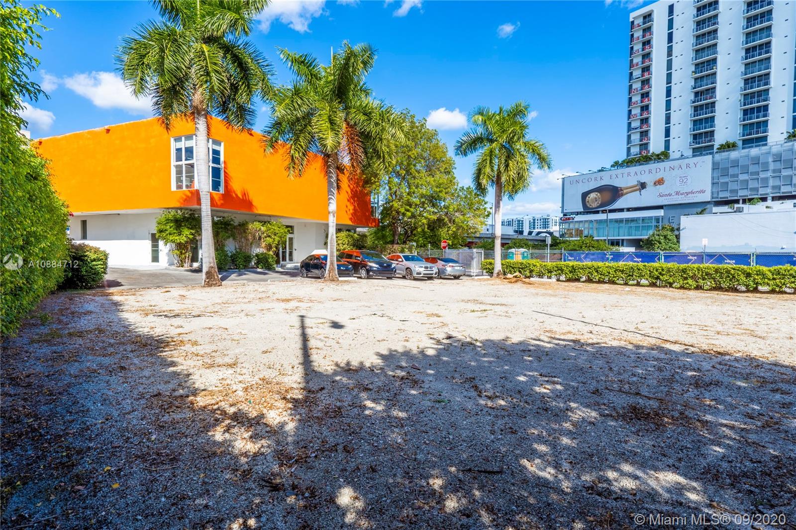 • Freestanding, contemporary building/ Future development site
• Unmatched east and west exposure giving maximum visibility to over 100,000 vehicles driving through I-195
• Property is surrounded by thousands of residents in Midtown, Edgewater and, Wynwood, which means opportunity to service those markets
• Situated on NE 36th St, a main artery between North Miami Ave and Biscayne Boulevard
• Central location, within minutes to Wynwood, Downtown Miami, Miami Beach and more
• Positioned where Miami Design District meets Midtown
• Ideal for owner user, or renter, who wants to fully utilize this two-story building by having a great location, minimalistic architecture, and most importantly, a massive exposure that Int’l brands pay hundreds of thousands of dollars per year