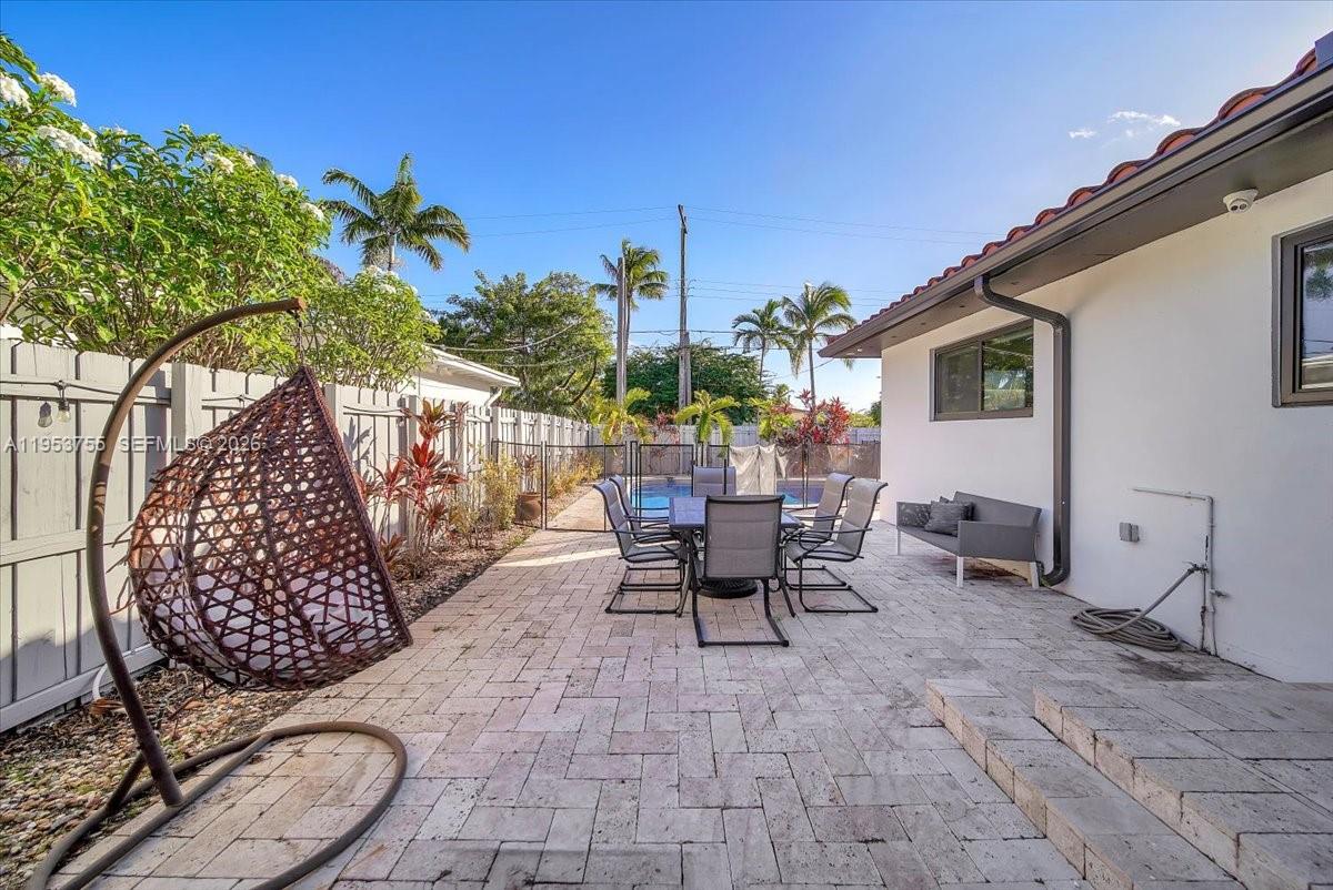 HOLLYWOOD LAKES SECTION - Residential