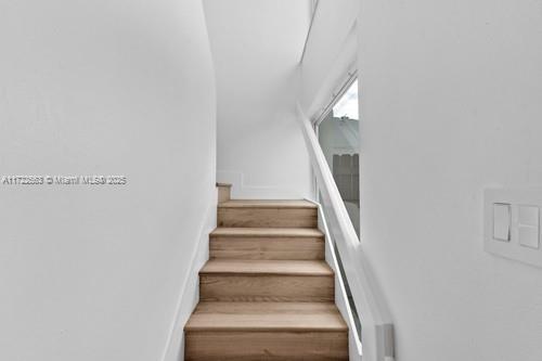 SNAPPER CREEK TOWNHOUSES - Residential Lease