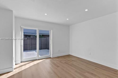 SNAPPER CREEK TOWNHOUSES - Residential Lease