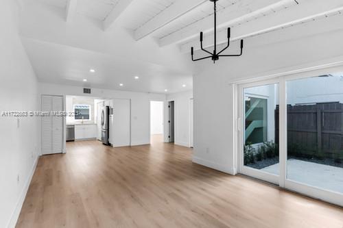 SNAPPER CREEK TOWNHOUSES - Residential Lease