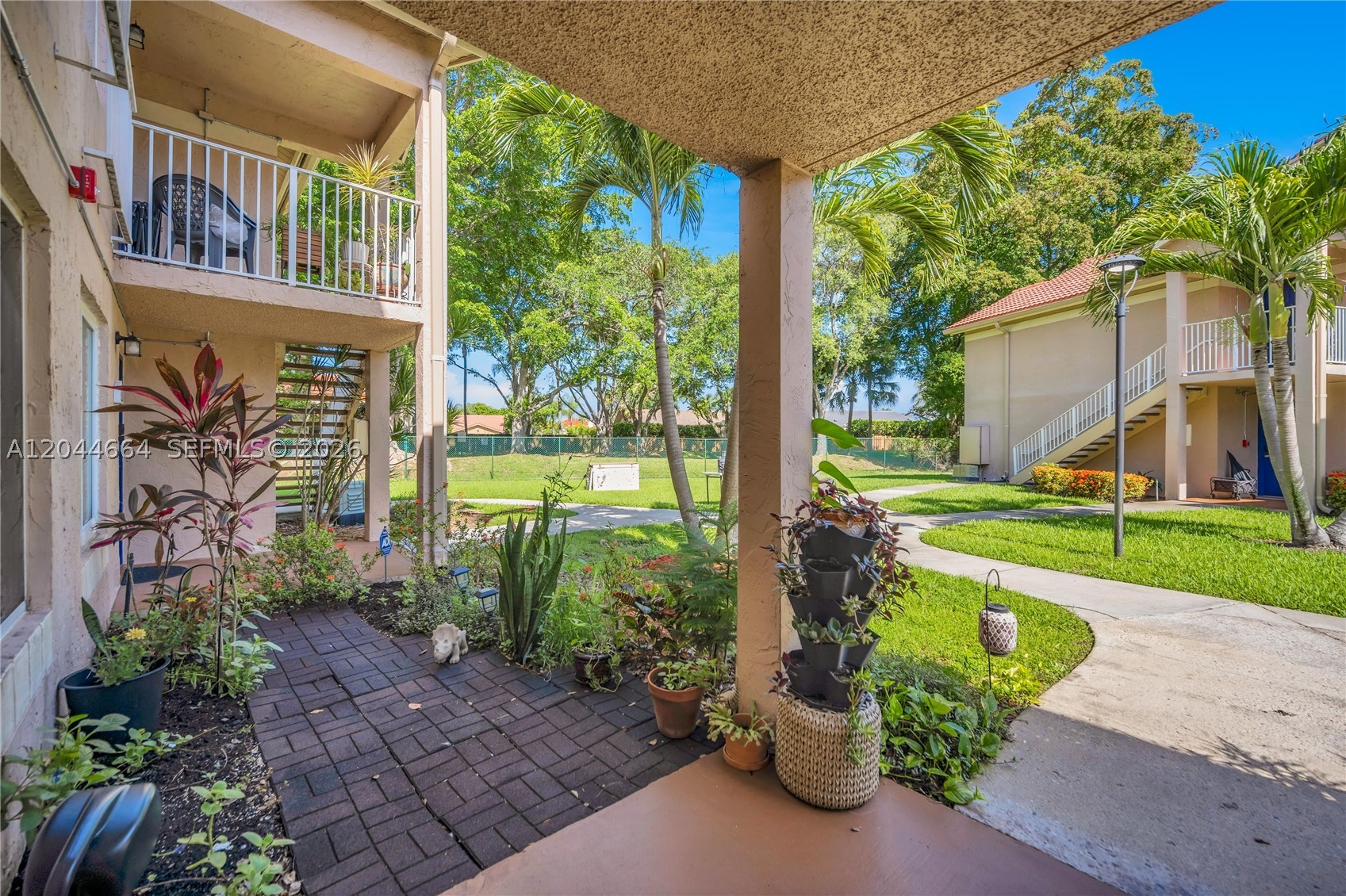 ROYAL PALM PLACE - Residential
