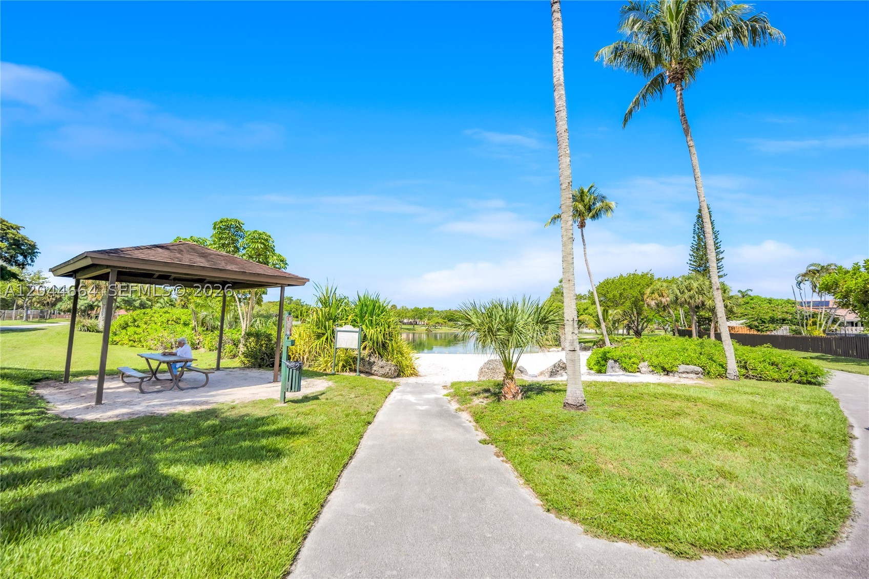 ROYAL PALM PLACE - Residential
