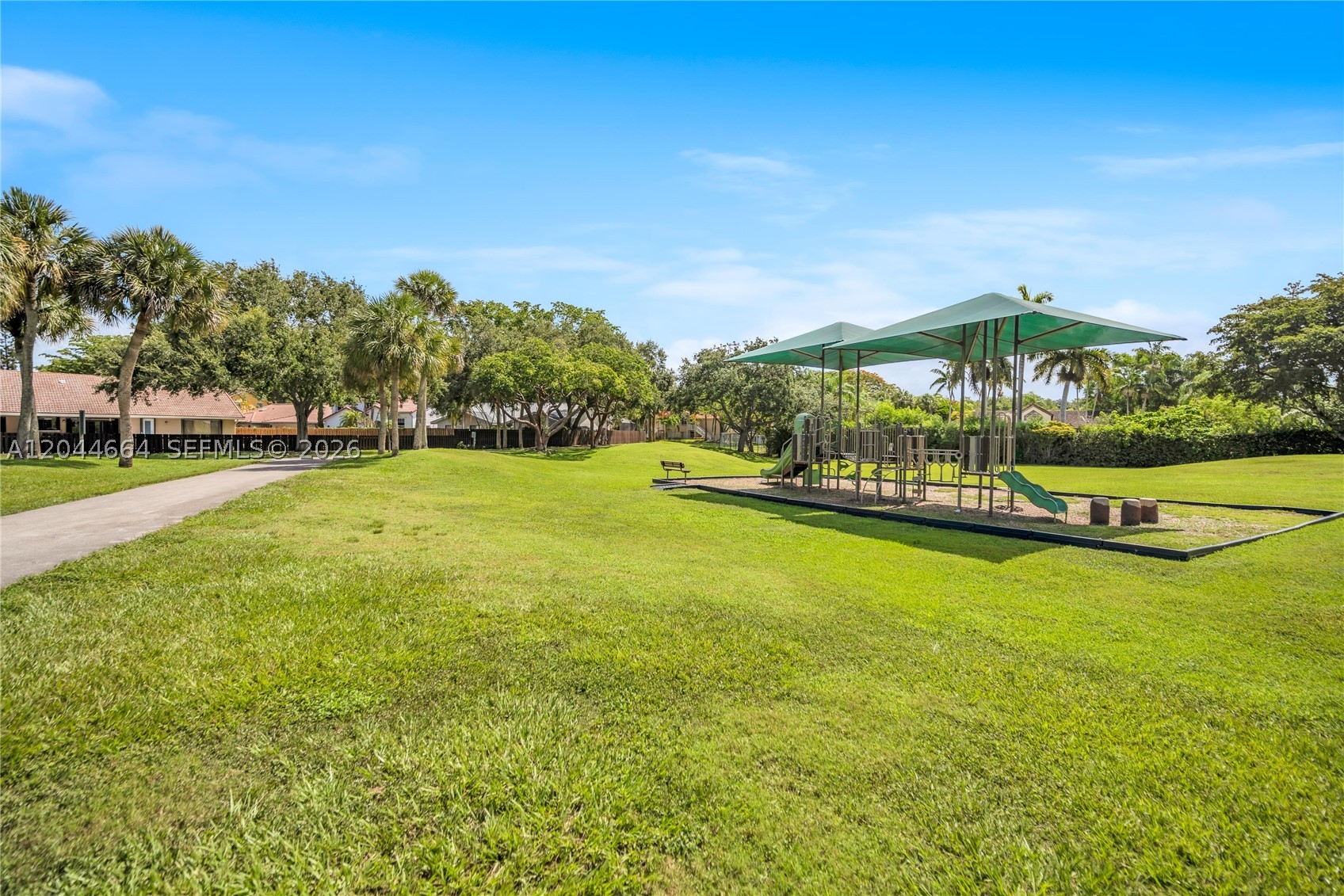 ROYAL PALM PLACE - Residential