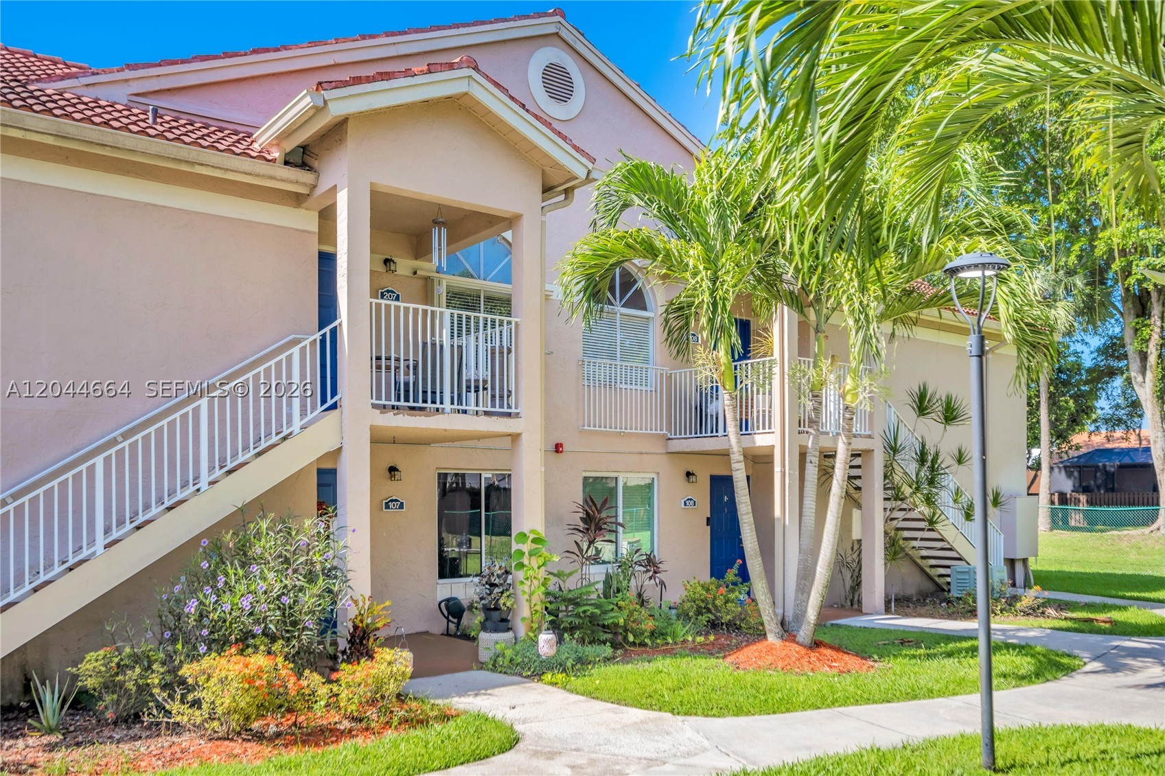 ROYAL PALM PLACE - Residential