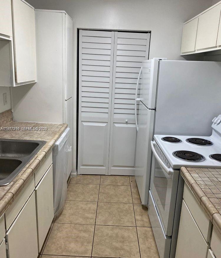 PRESERVE AT AVERY LAKES - Residential