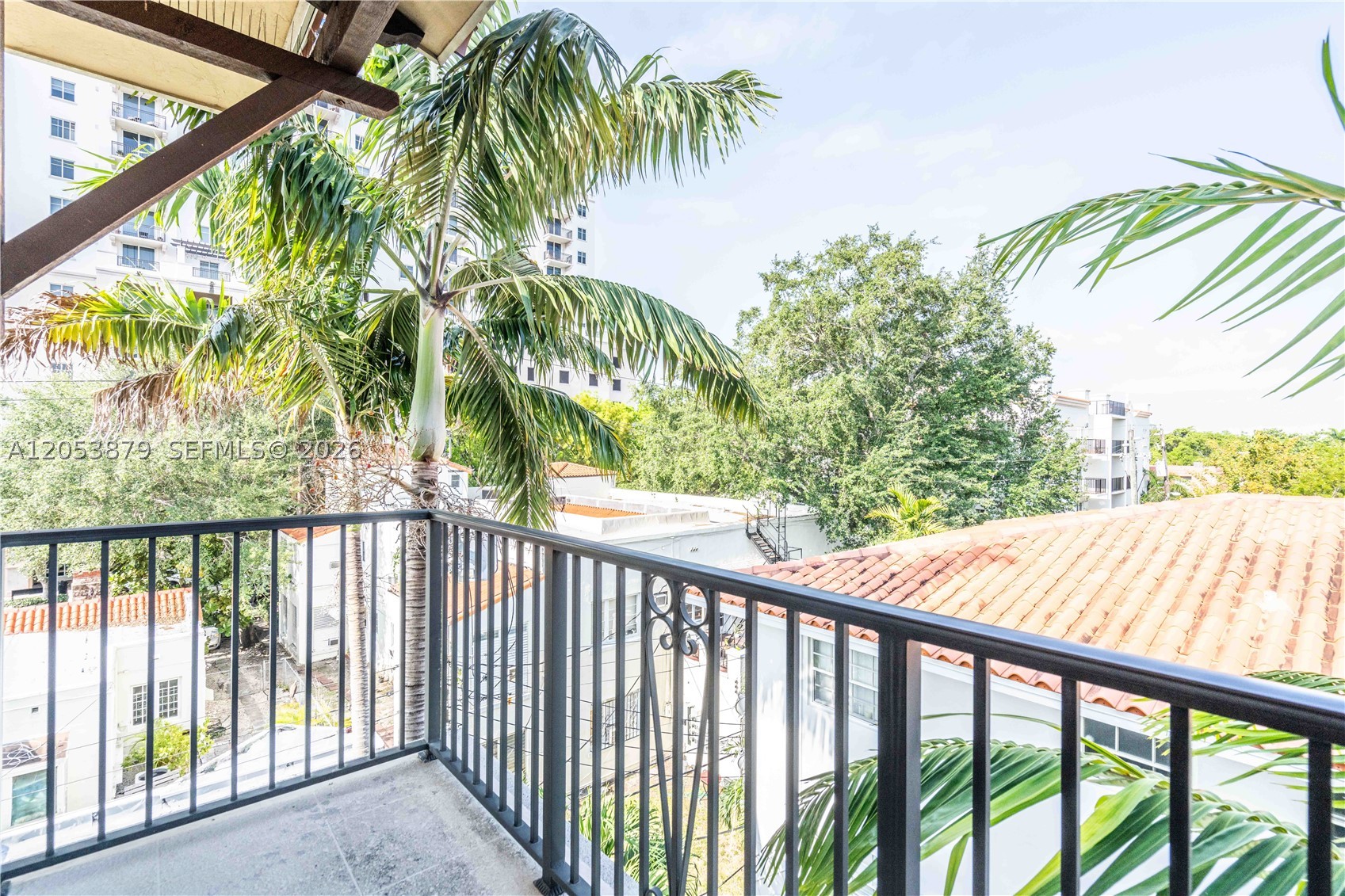 CORAL GABLES SEC K - Residential Lease