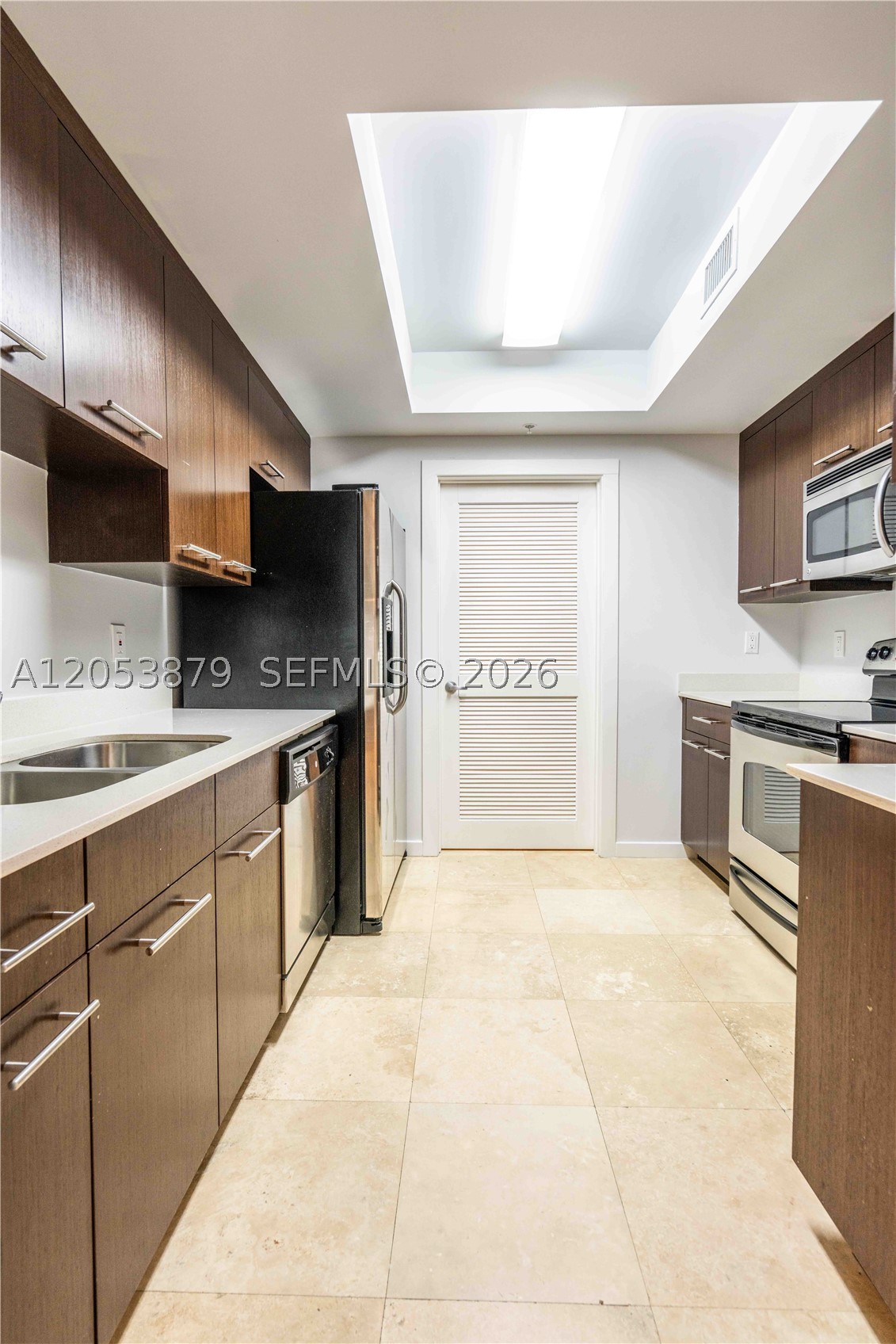CORAL GABLES SEC K - Residential Lease
