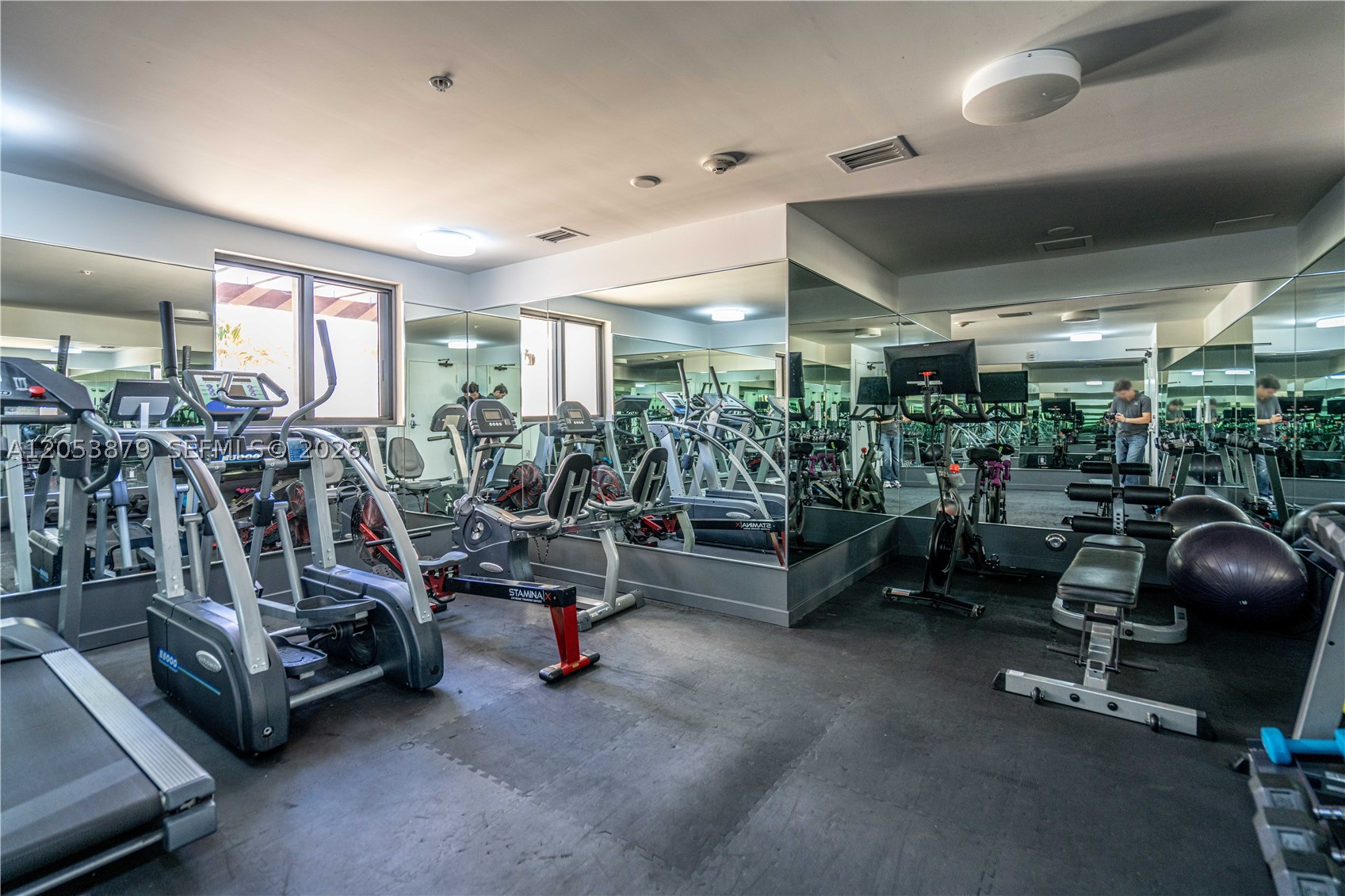 CORAL GABLES SEC K - Residential Lease
