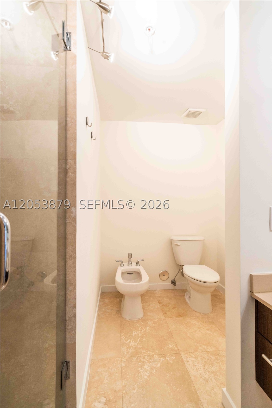 CORAL GABLES SEC K - Residential Lease