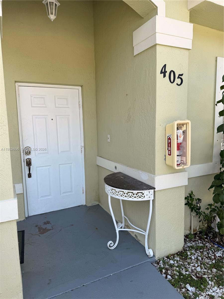 OLD BISCAYNE VILLAS CONDO - Residential