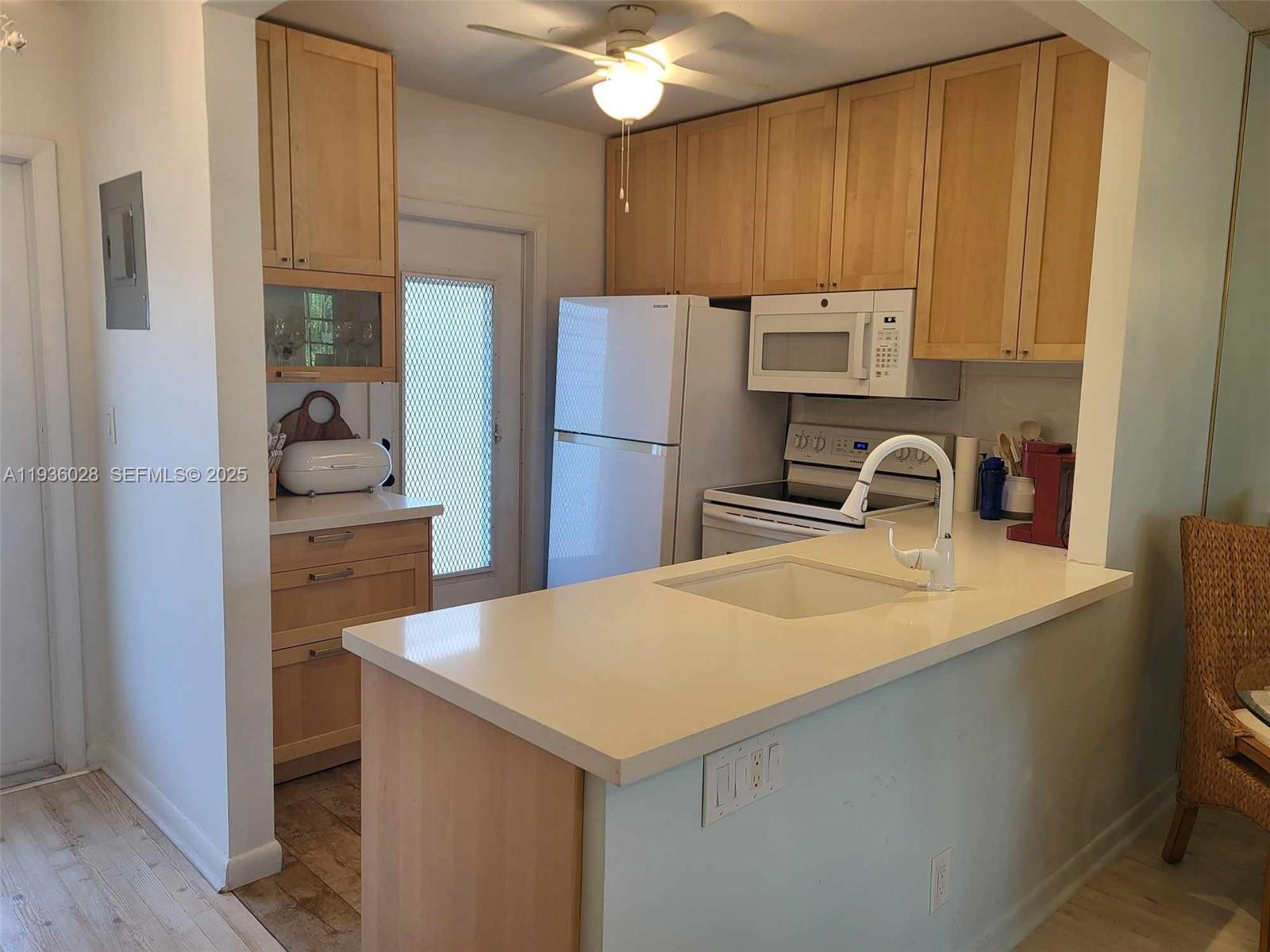 THISTLE GARDENS CONDO - Residential