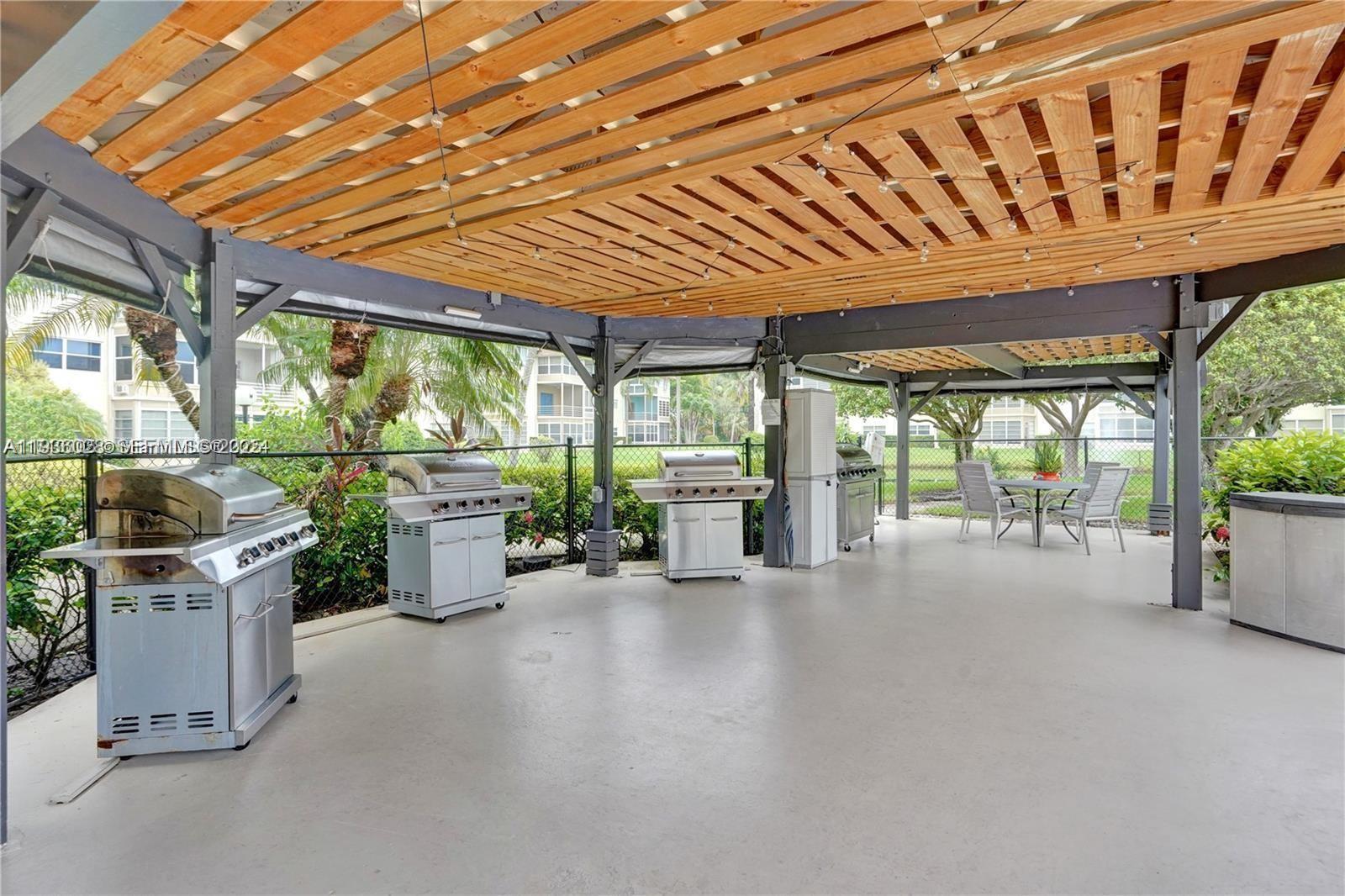 THISTLE GARDENS CONDO - Residential