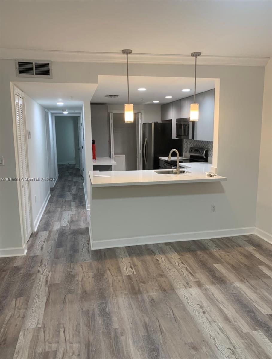 THE GALLERY PLAZA CONDO - Residential Lease