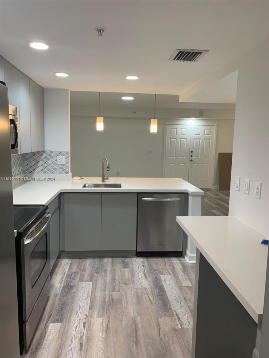 THE GALLERY PLAZA CONDO - Residential Lease