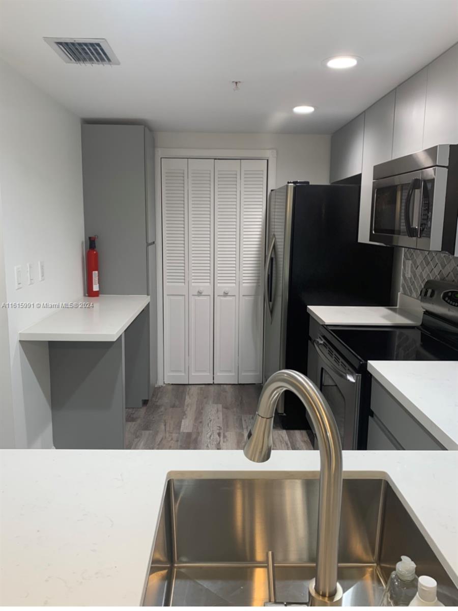 THE GALLERY PLAZA CONDO - Residential Lease