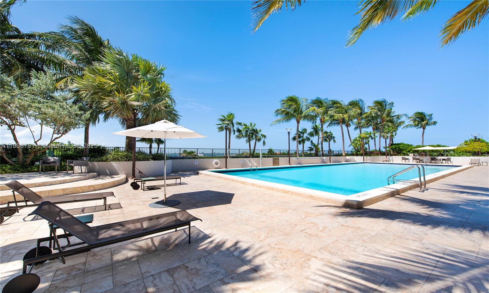 ONE THOUSAND VENETIAN WAY - Residential