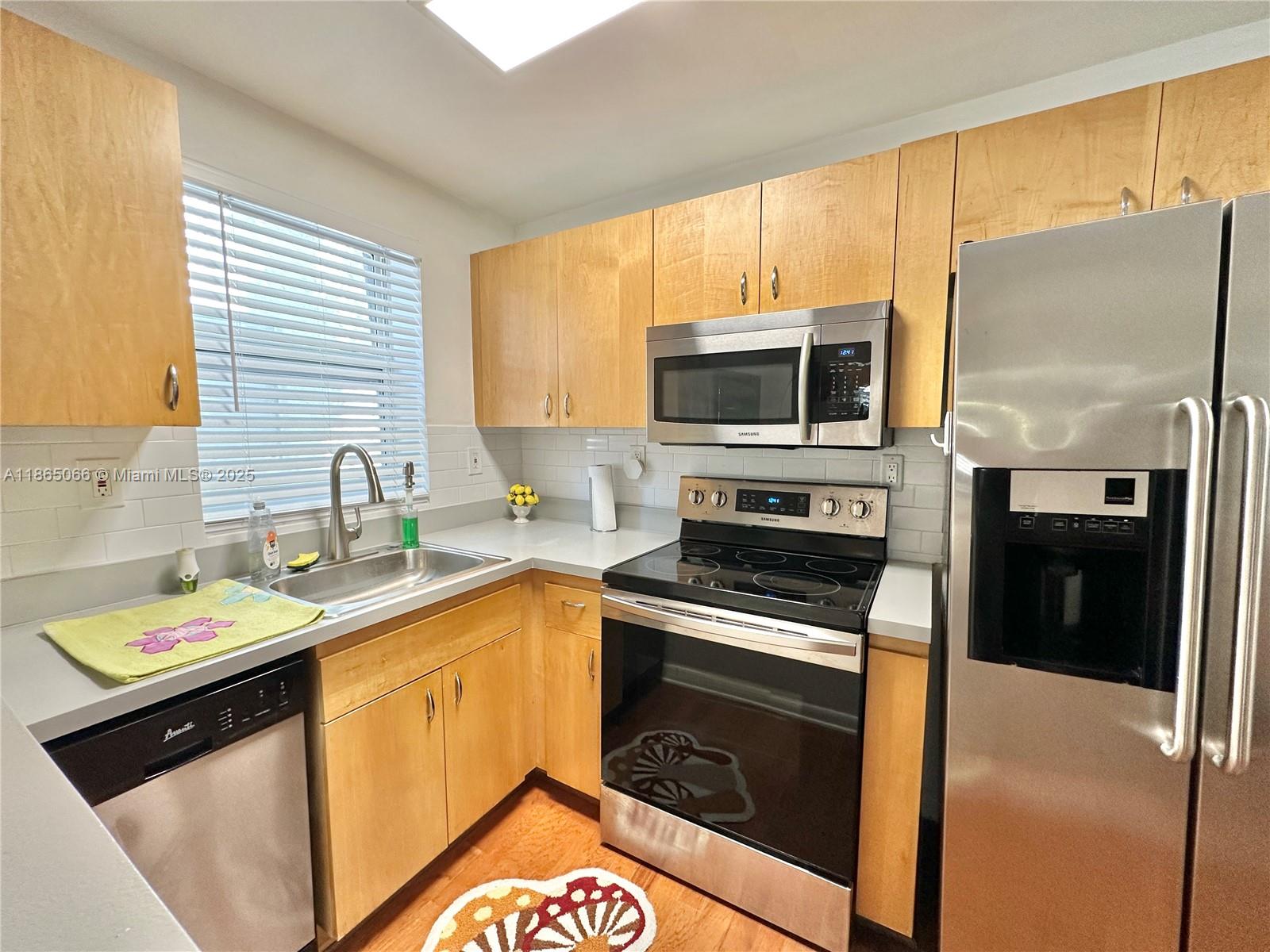 THE RUSKIN CONDO - Residential Lease