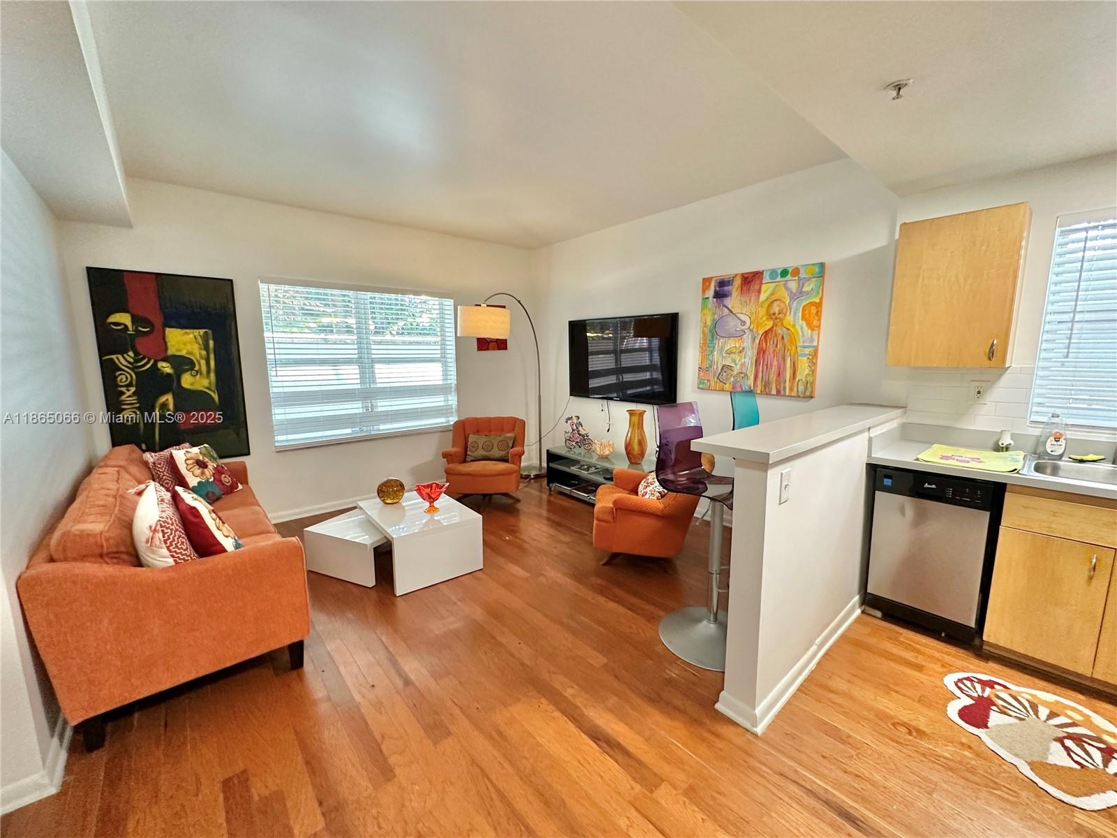 THE RUSKIN CONDO - Residential Lease