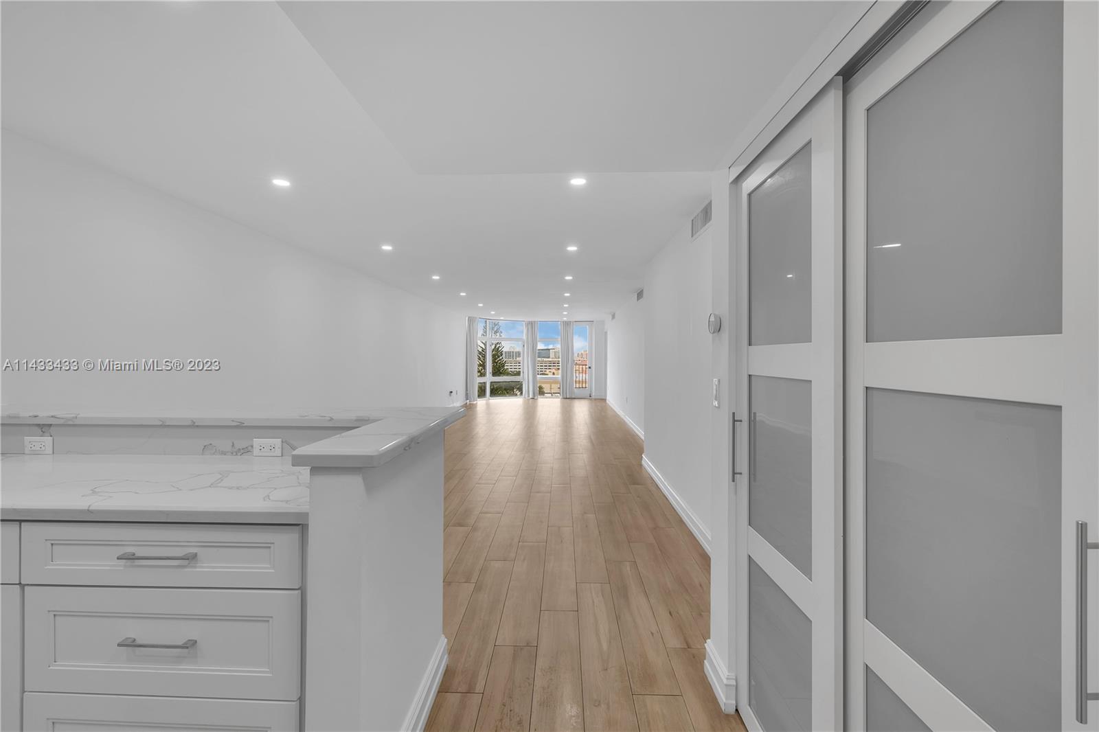 BONAVIDA CONDO - Residential Lease