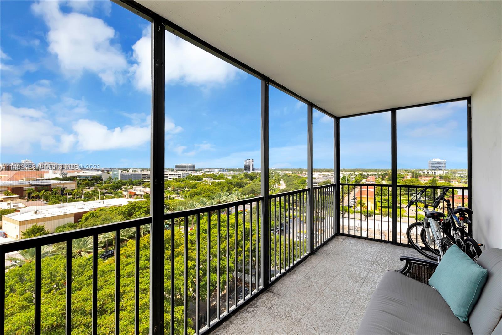 BONAVIDA CONDO - Residential Lease