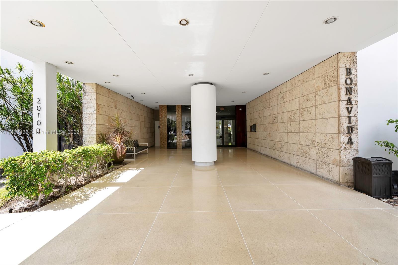 BONAVIDA CONDO - Residential Lease