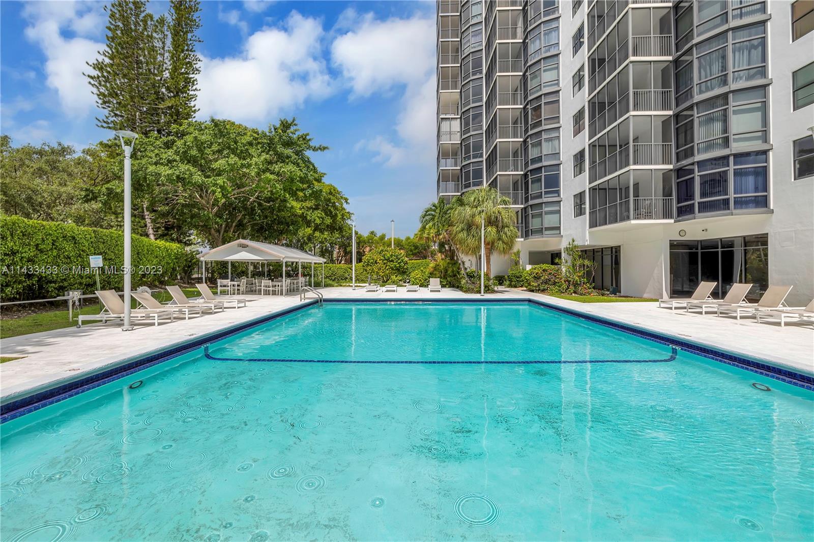 BONAVIDA CONDO - Residential Lease