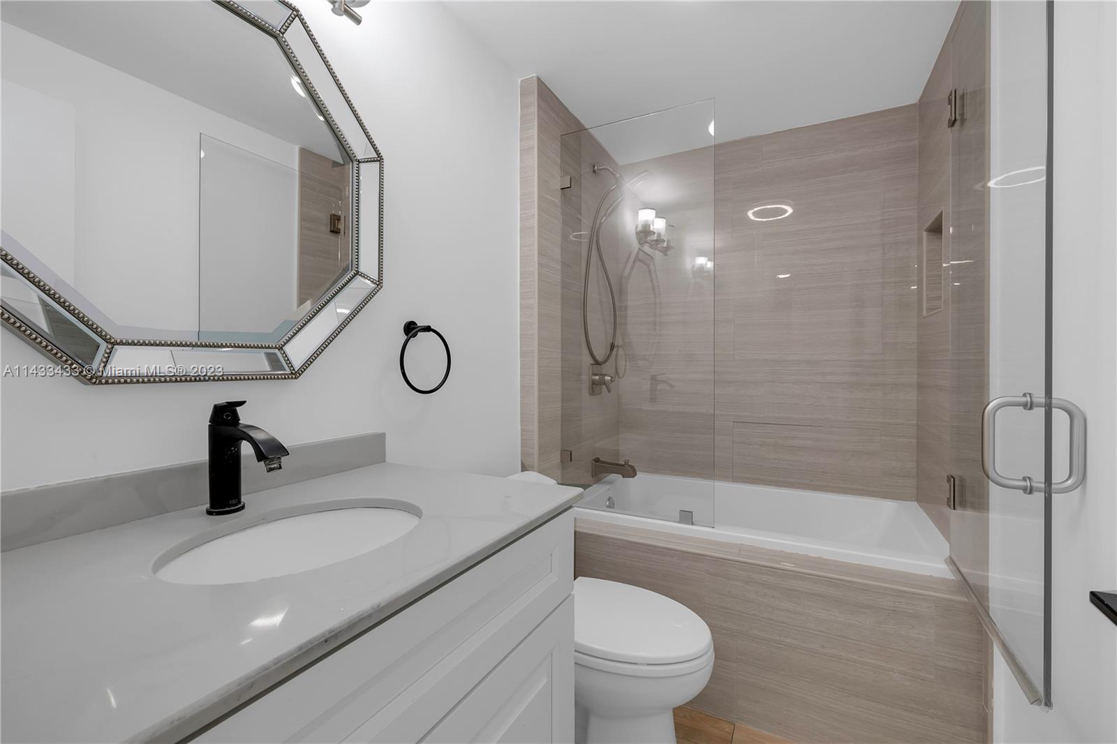 BONAVIDA CONDO - Residential Lease