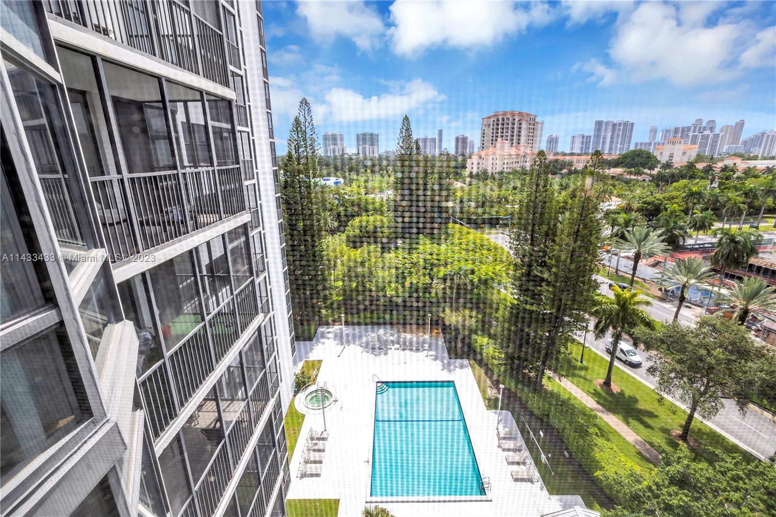 BONAVIDA CONDO - Residential Lease