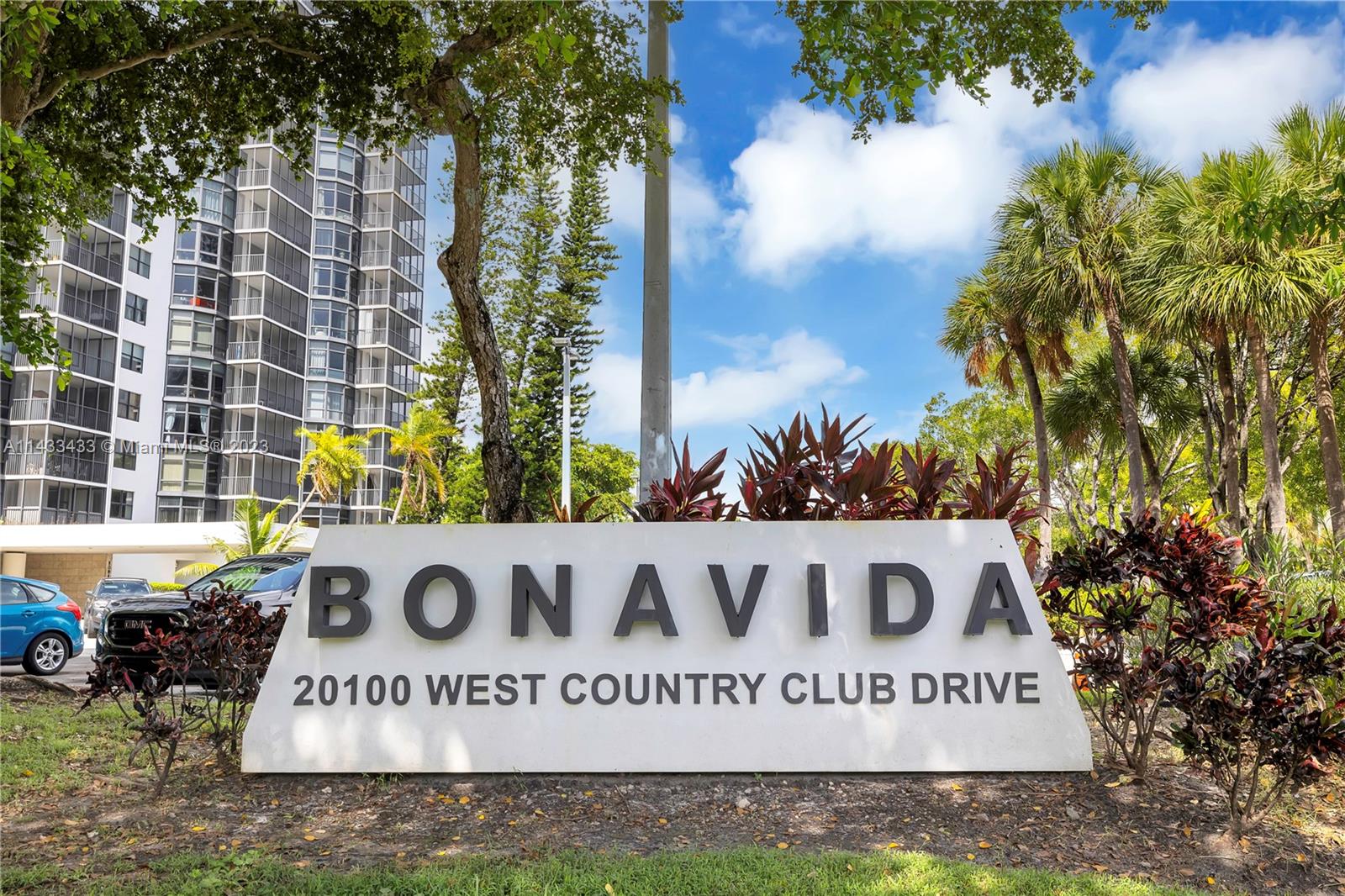 BONAVIDA CONDO - Residential Lease