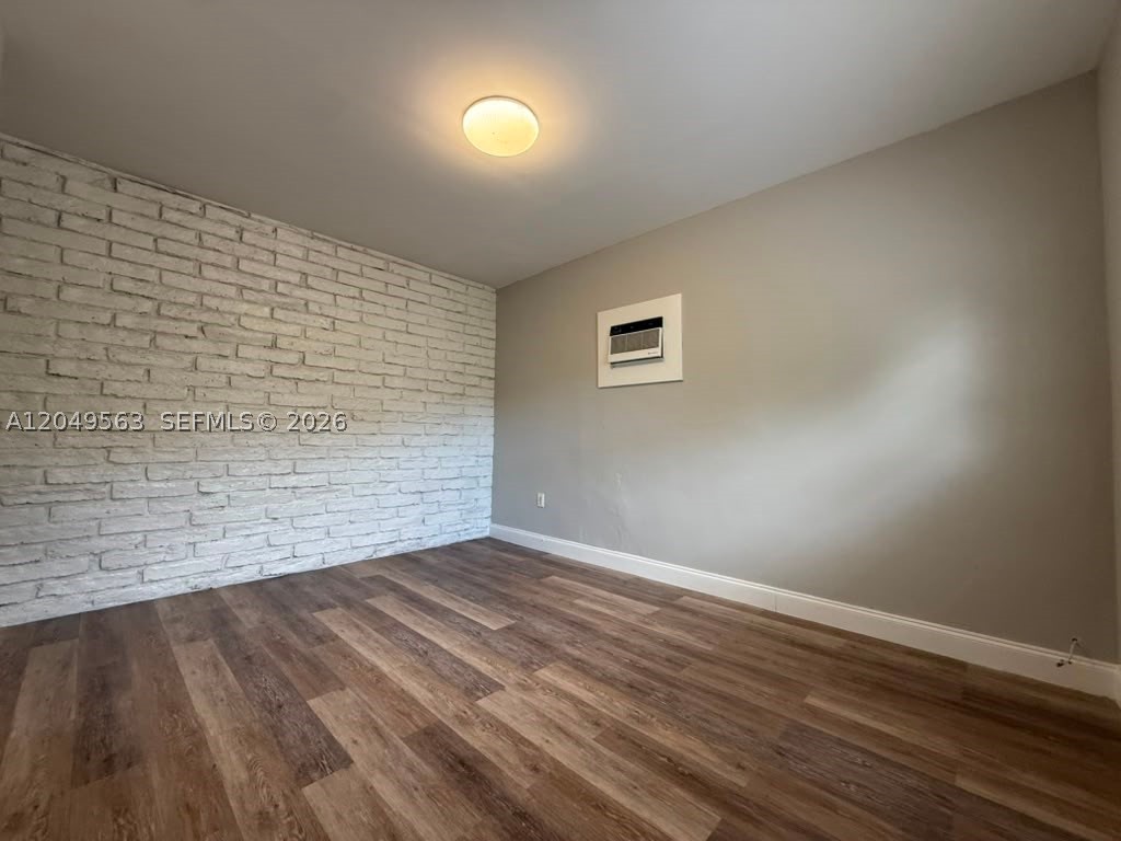 W MIAMI SHORES SEC B - Residential Lease