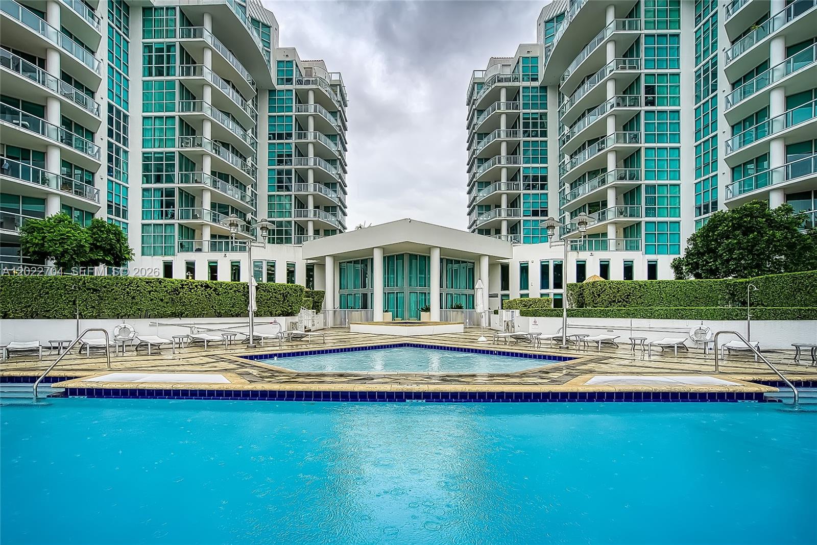 THE ATRIUM AT AVENTURA CO - Residential