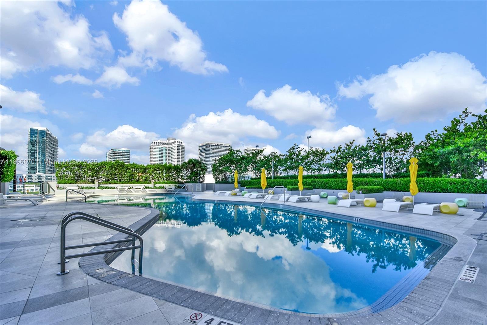 PARAISO BAYVIEWS CONDO - Residential