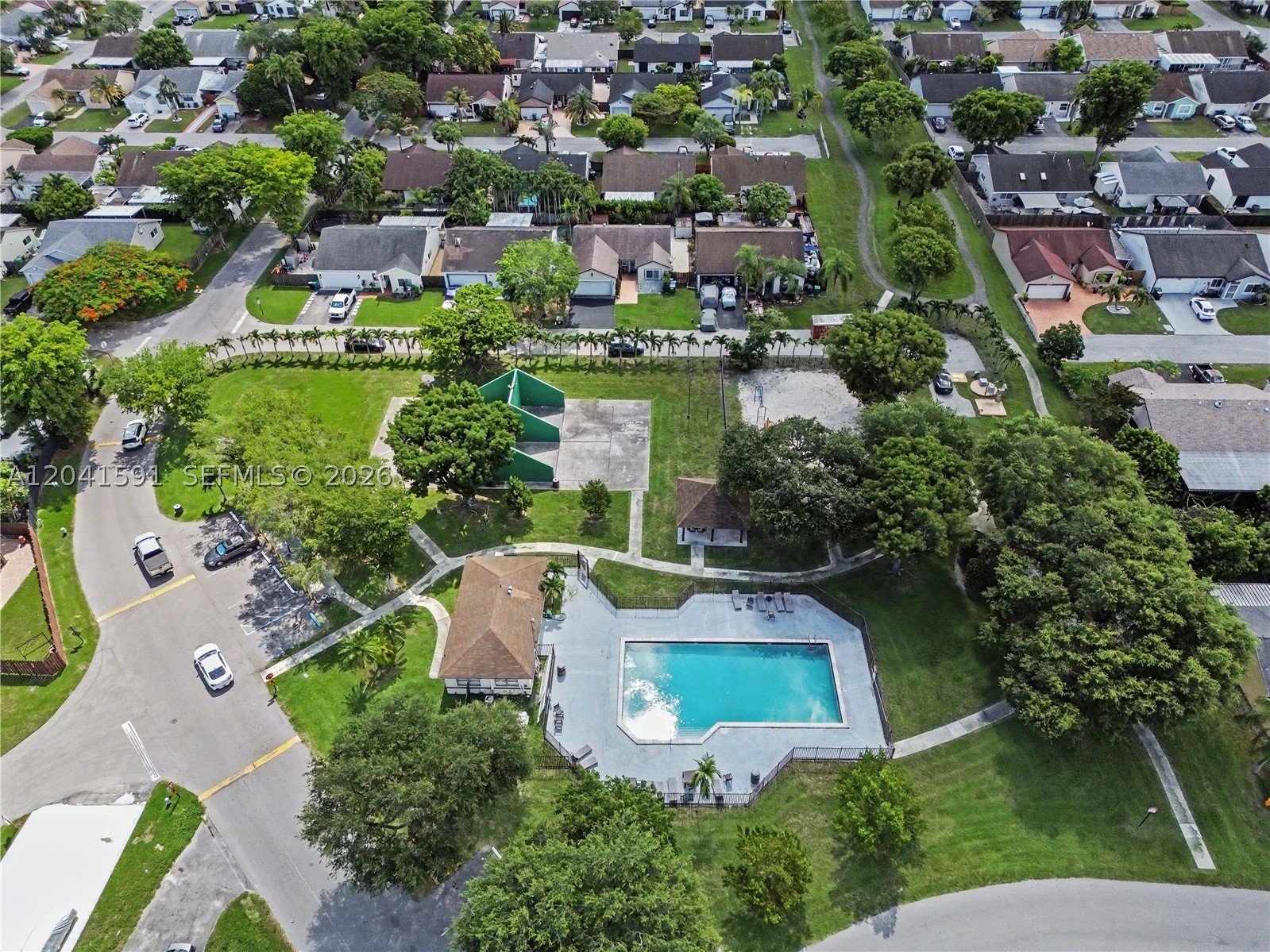 EDGEWATER PARK - Residential