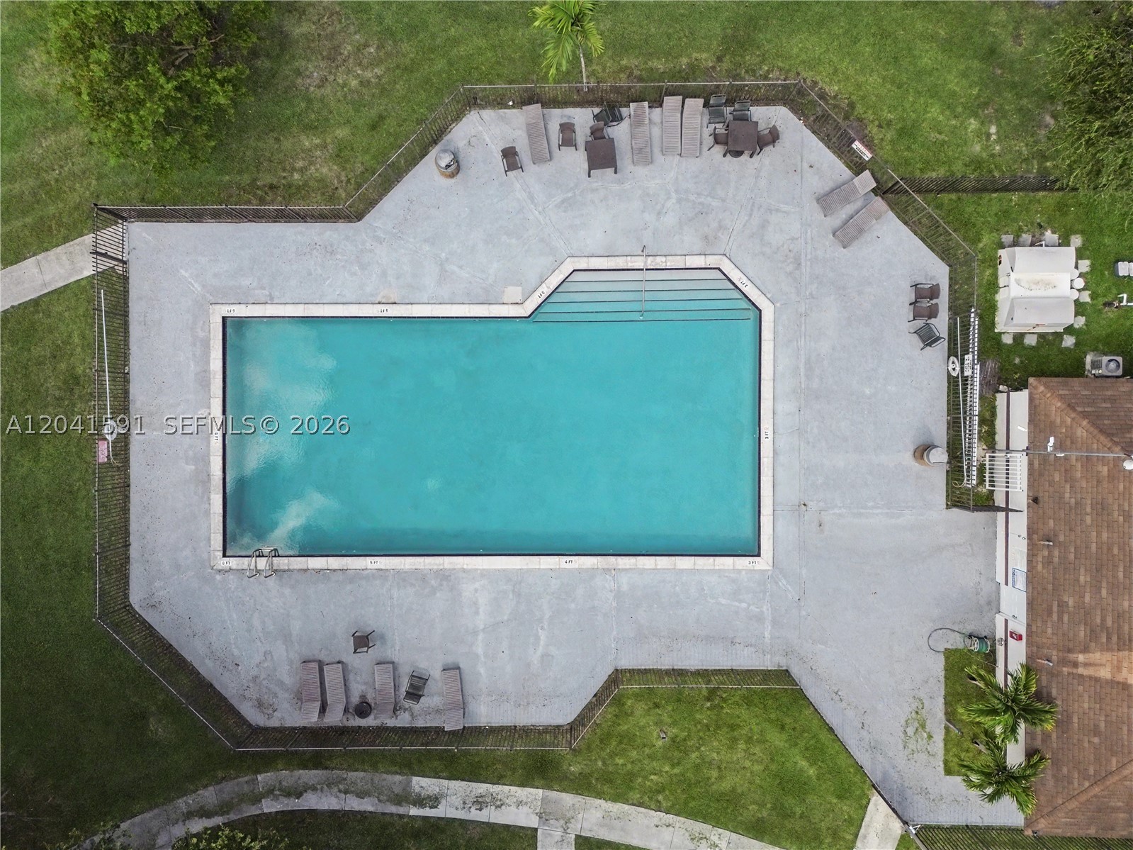 EDGEWATER PARK - Residential