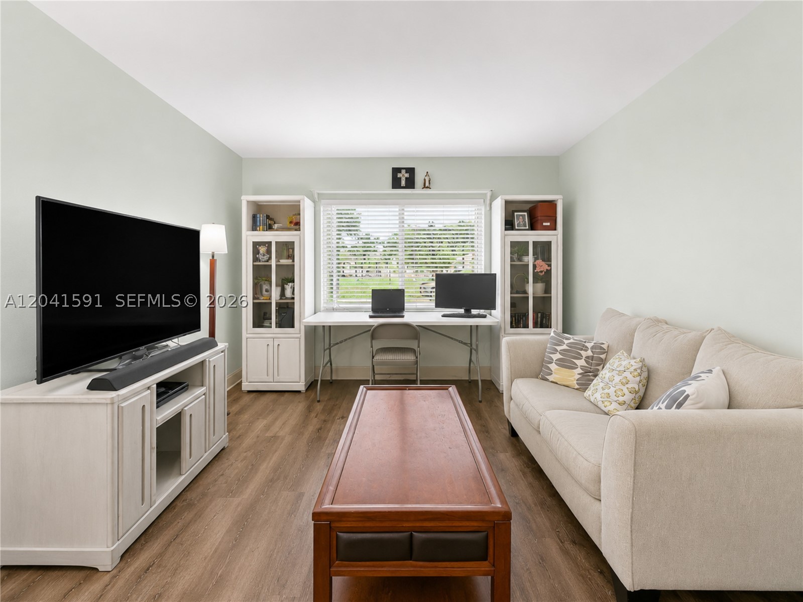 EDGEWATER PARK - Residential