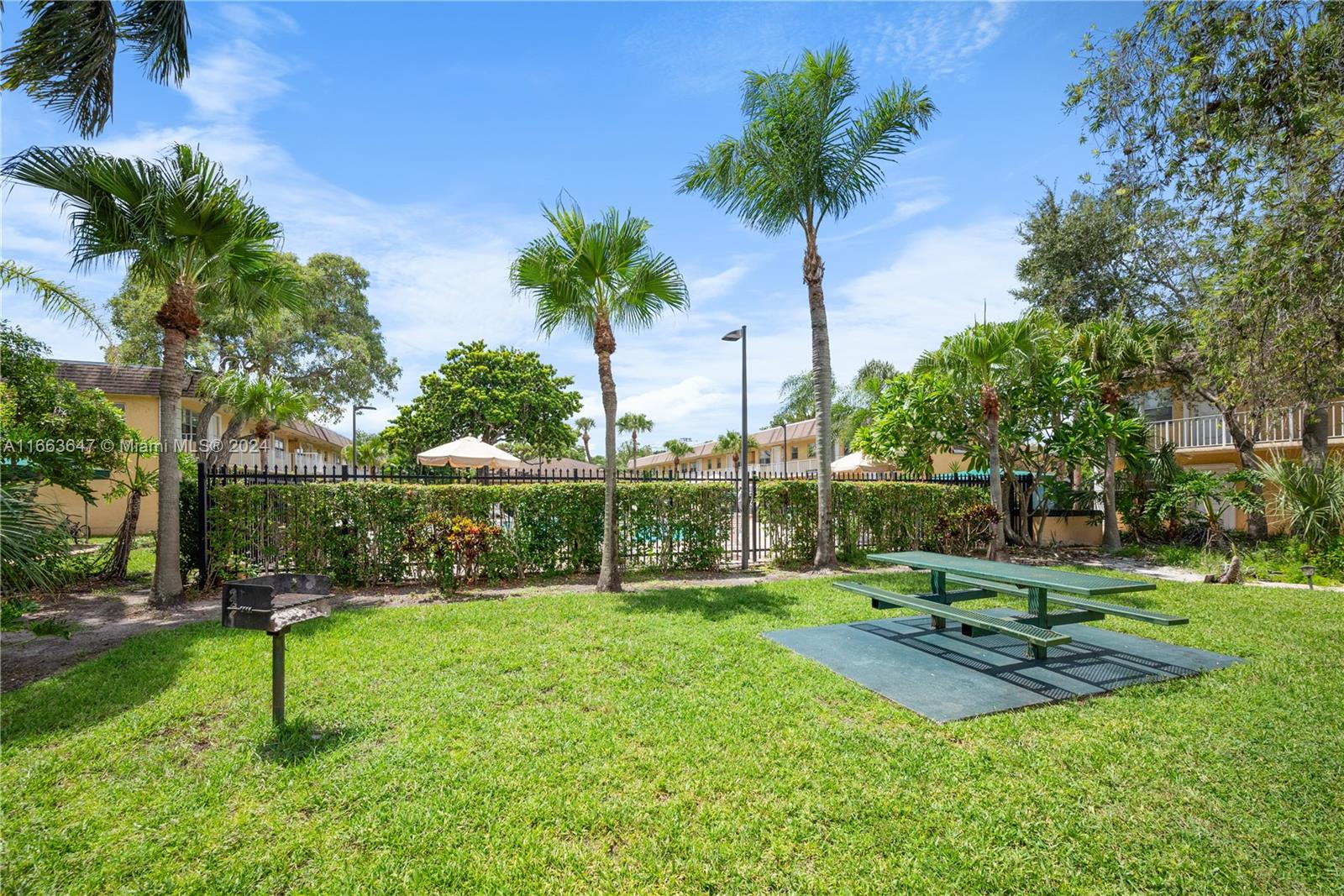 VILLAGE PARK AT OAKLAND C - Residential Lease