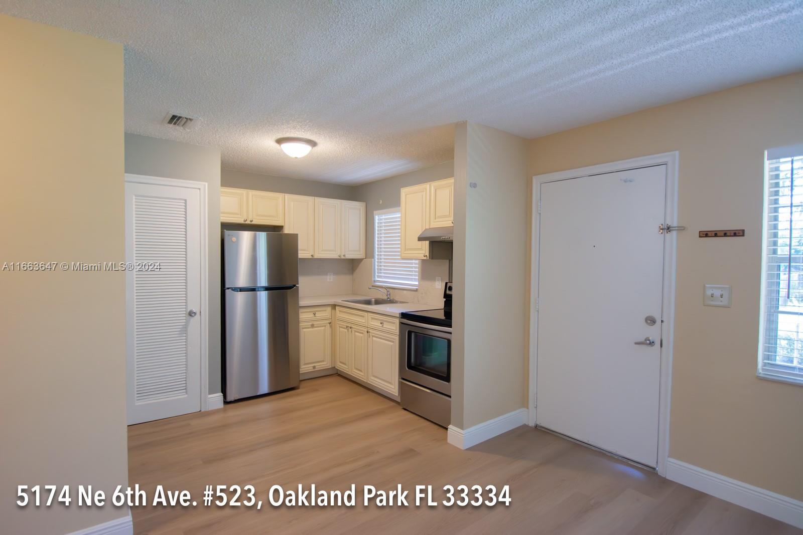 VILLAGE PARK AT OAKLAND C - Residential Lease
