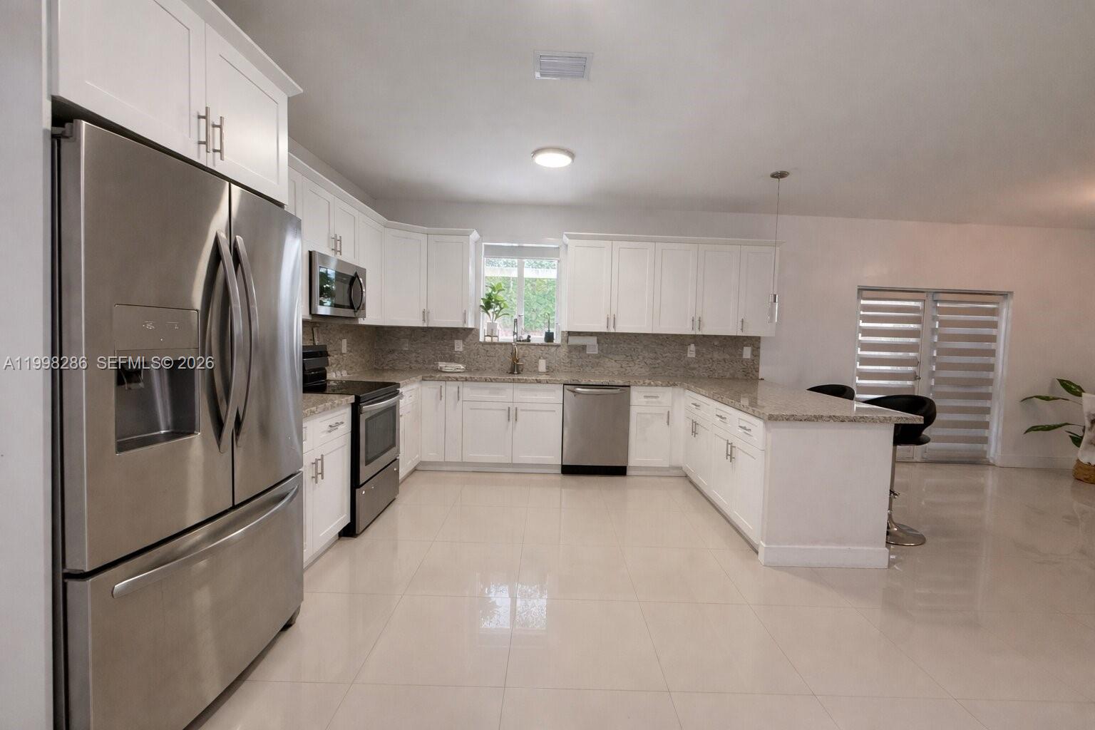 GOLDEN GLADES PARK - Residential