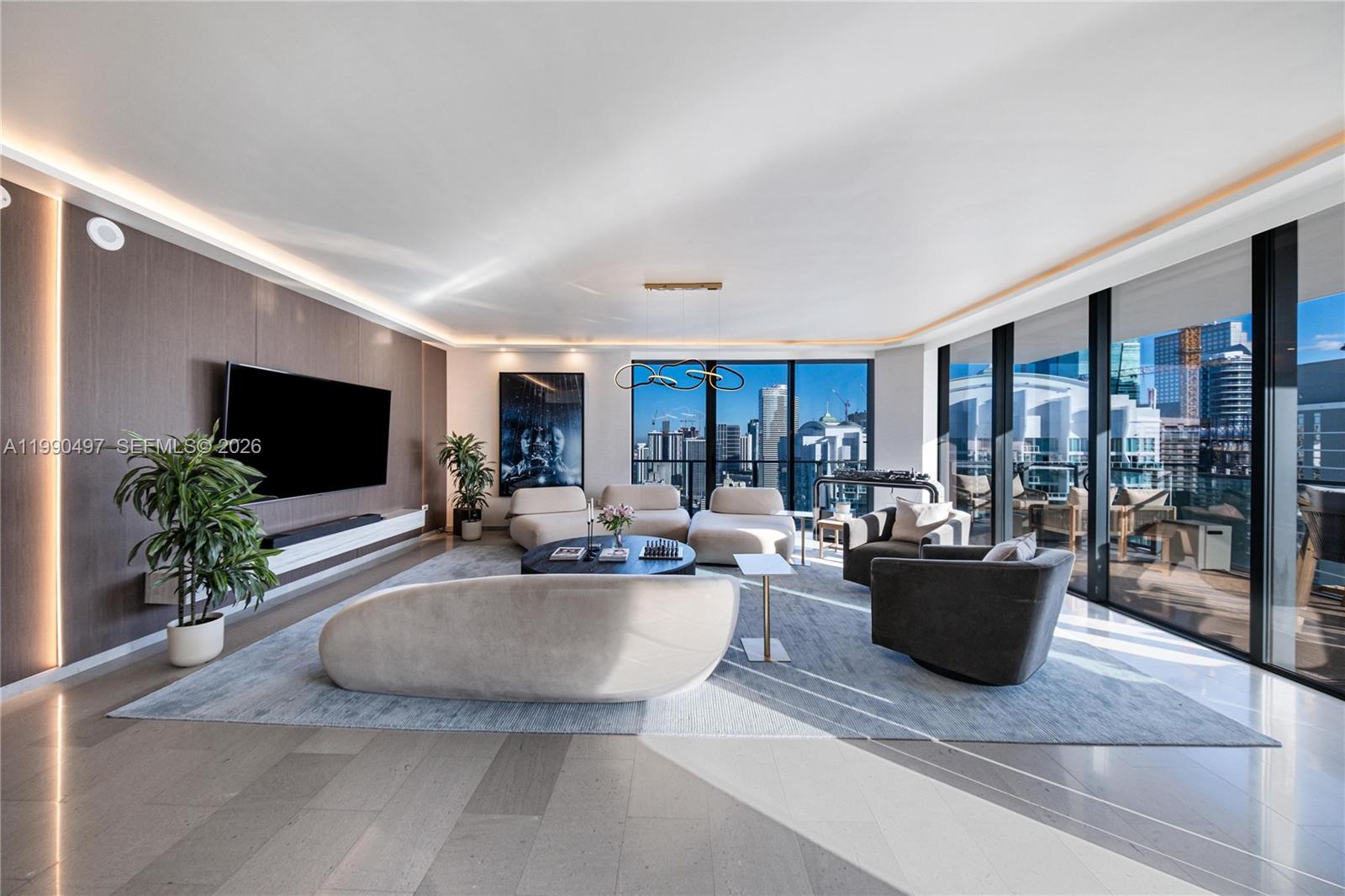 REACH CONDO - Residential