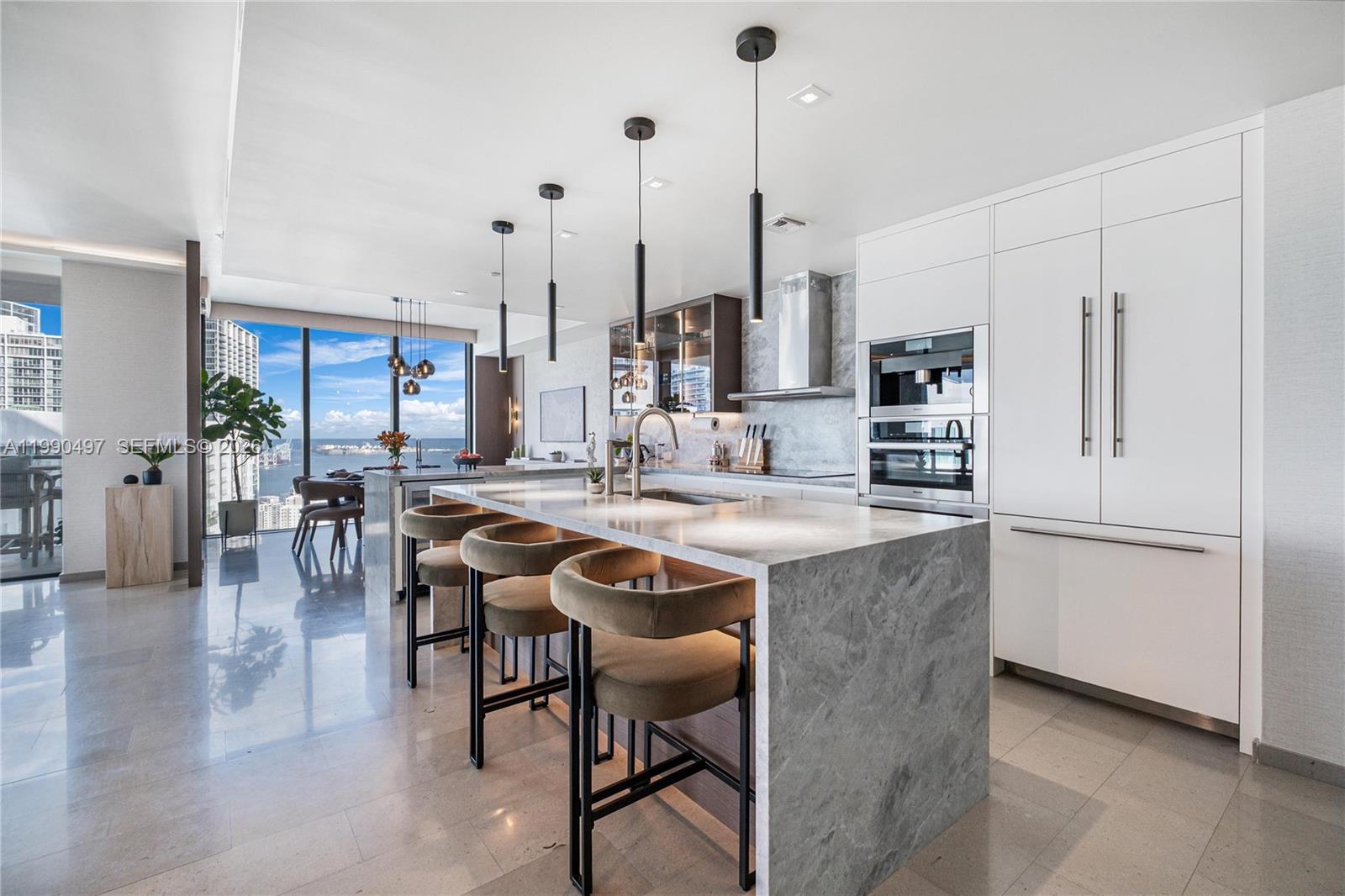 REACH CONDO - Residential