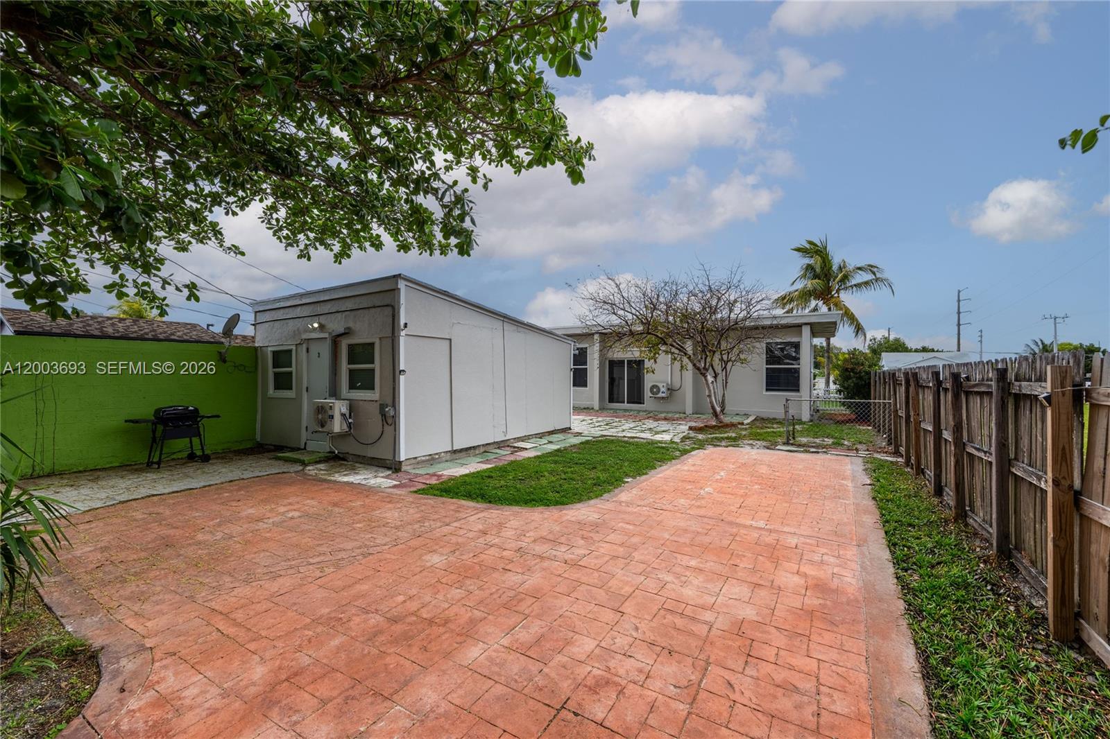 HOLLYWOOD PARK - Residential Income