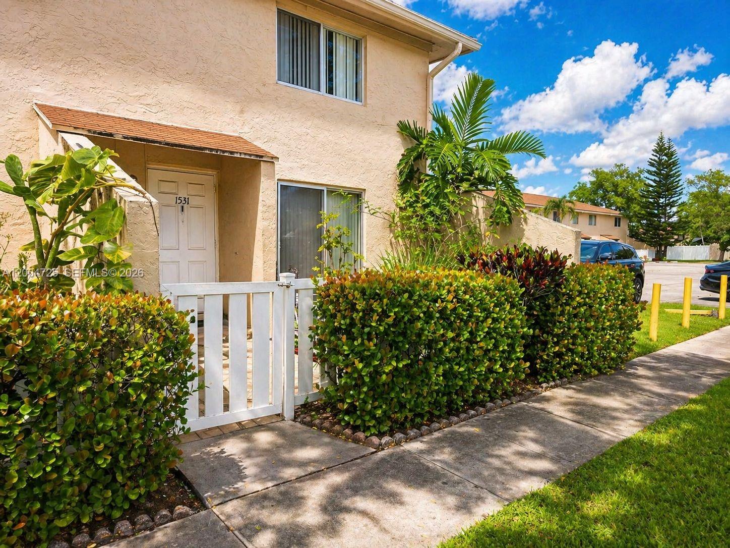 Discover this spacious corner unit in the heart of Margate! This well-maintained 3-bedroom, 3-bathroom home offers 1,528 sq ft of comfortable living, plus a versatile room perfect as a 4th bedroom, home office, or guest suite.
Enjoy a bright, open layout with generous living and dining spaces—ideal for everyday living and entertaining. The corner location provides extra privacy and abundant natural light, while the well-sized bedrooms and three full baths offer comfort and convenience throughout.