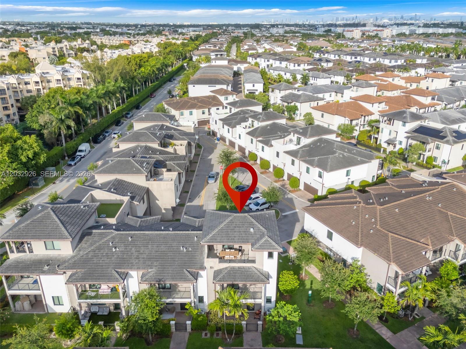 DOWNTOWN DORAL SOUTH PHAS - Residential