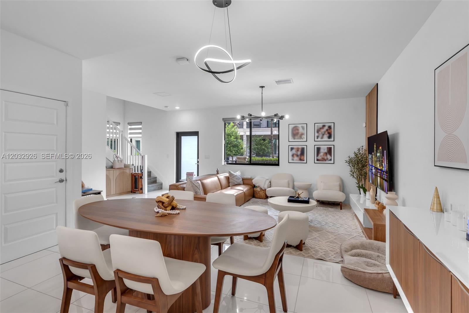 DOWNTOWN DORAL SOUTH PHAS - Residential